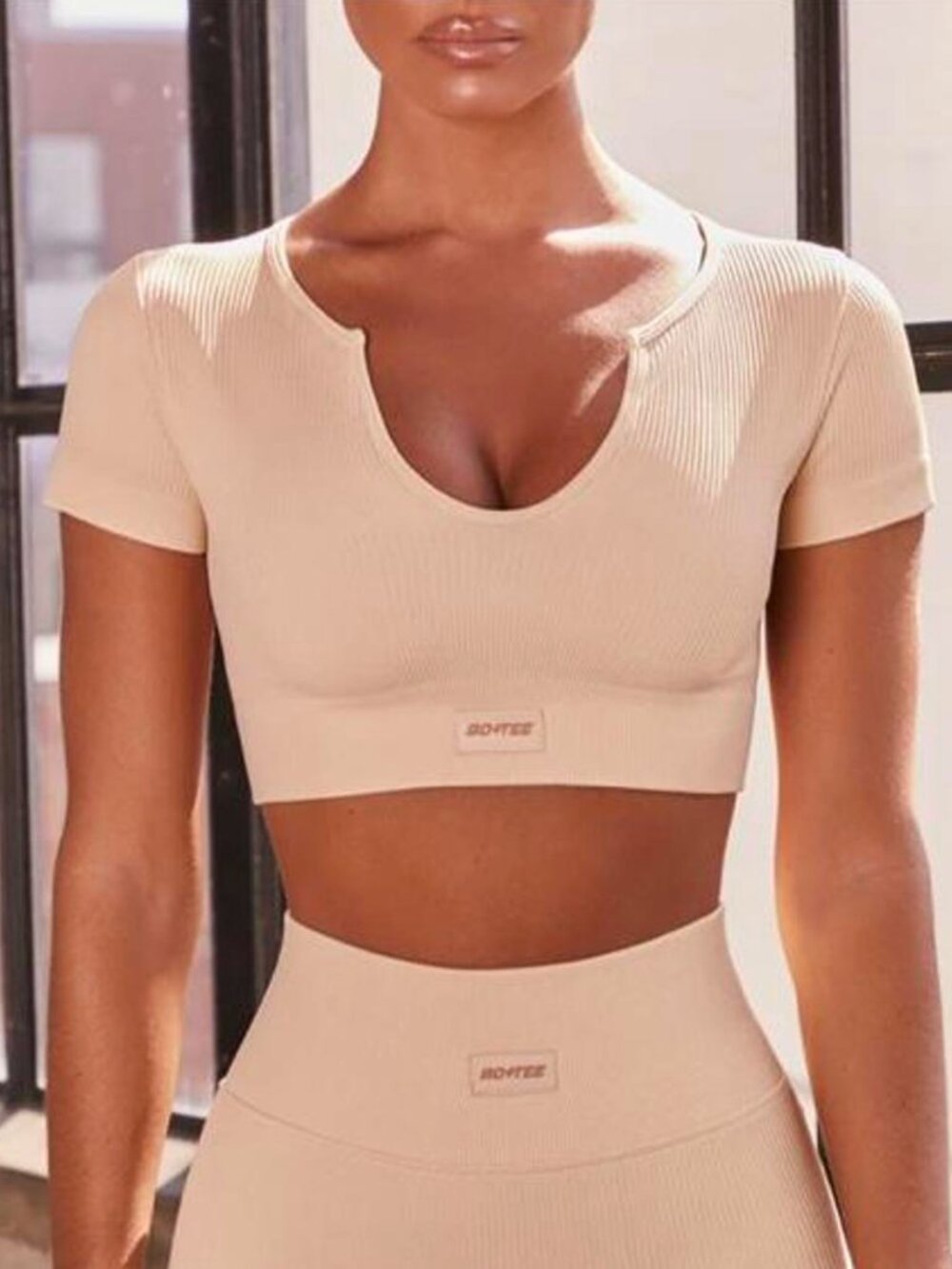 Bo+Tee Women's Ribbed Short Sleeve Crop Top in Cream